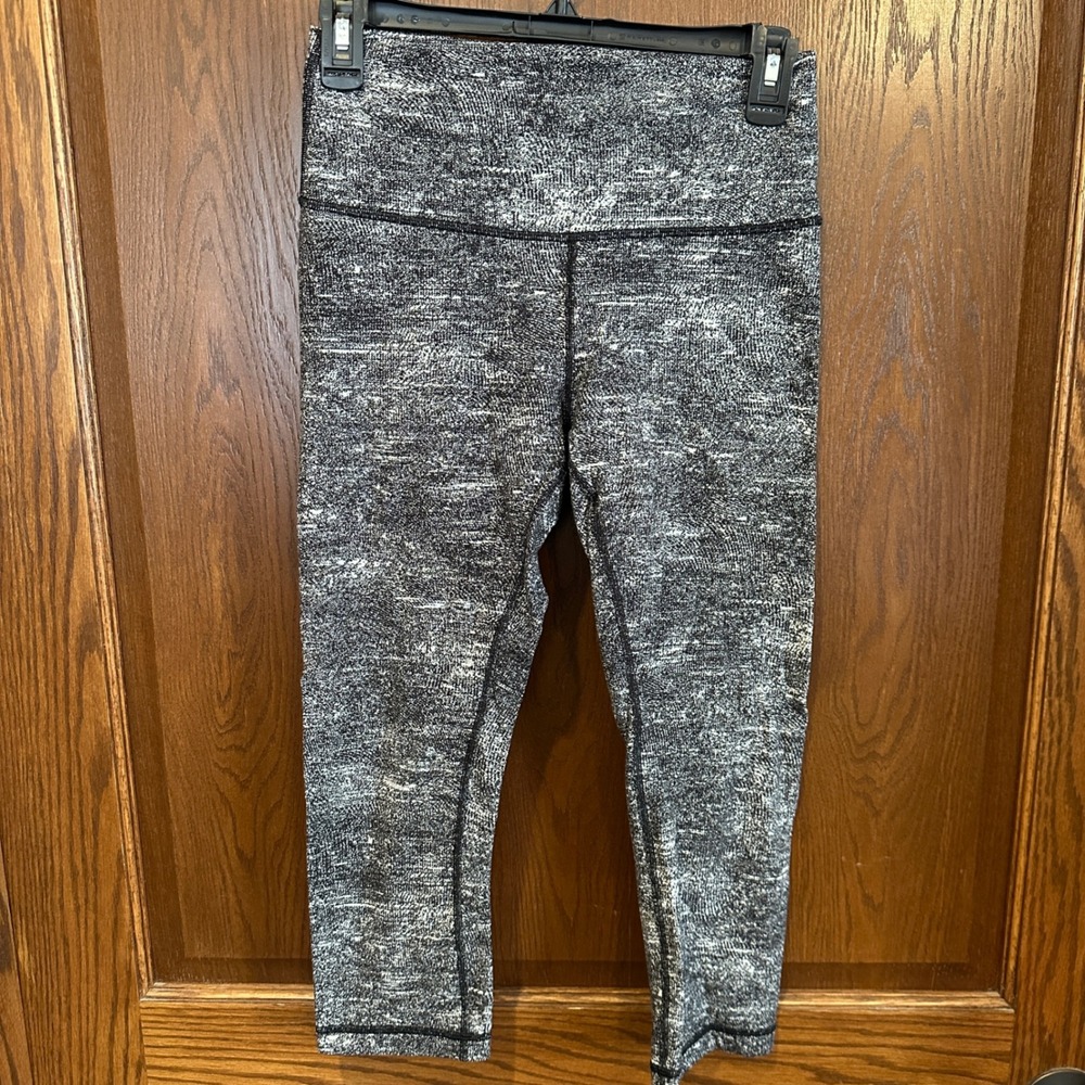 Lululemon Wunder Under High Rise Crop Leggings Black White Speckled Size 8 21"